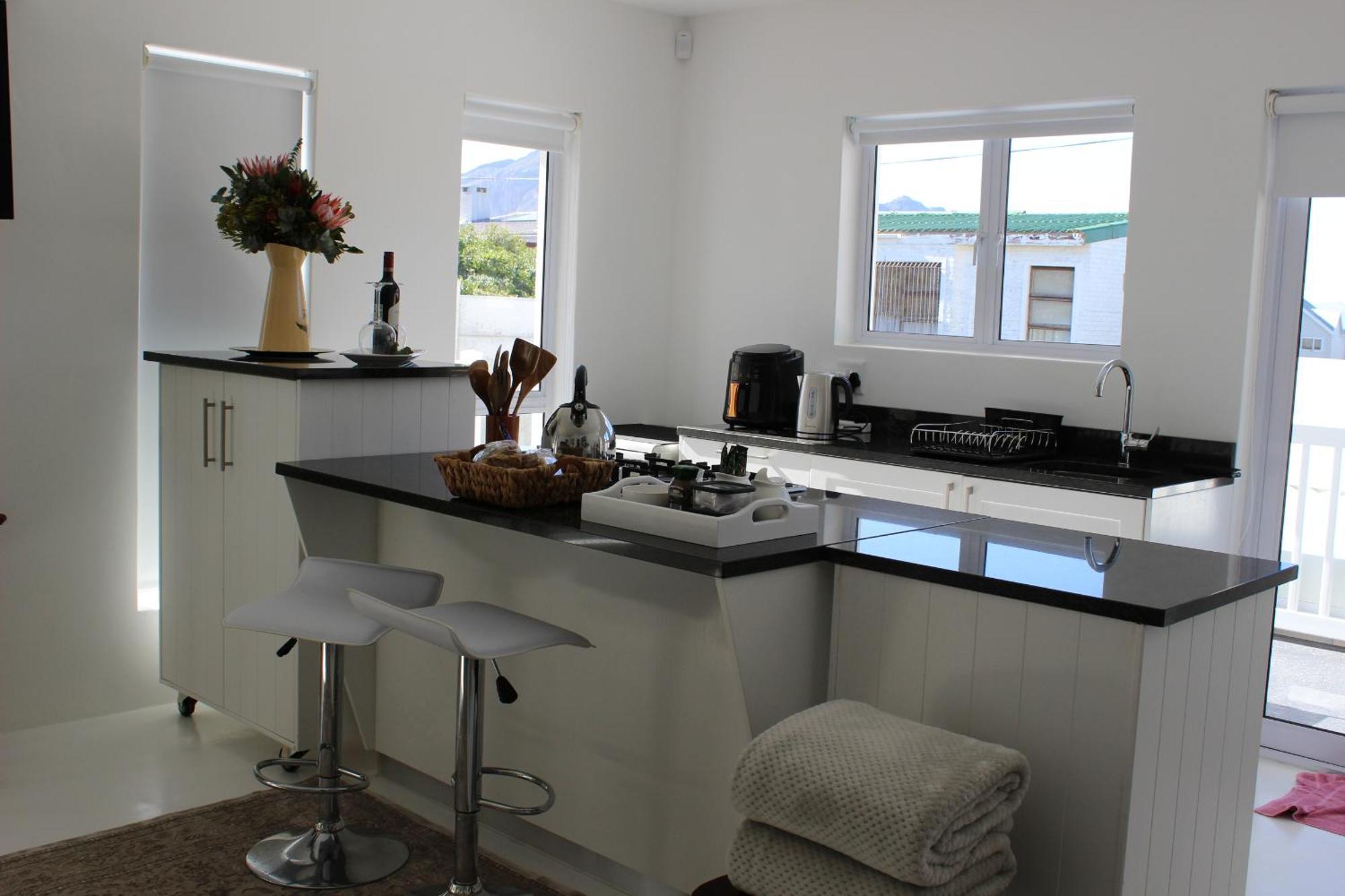 Nivenia Beach House Bettyʼs Bay Exterior foto